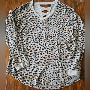 Northern Reflections Leopard print Sweater Size small